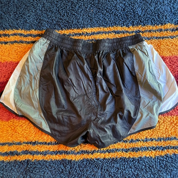 AV Ultra Light Jogger Shorts - Picture 4 of 4